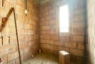 Duplex cu 5 camere cu Canalizare în Moșnița Nouă - 12