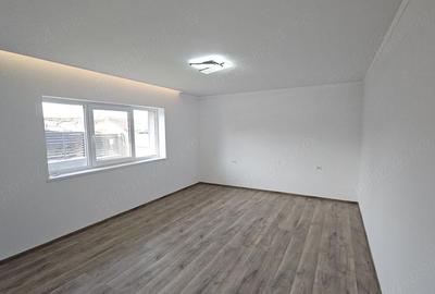 Casă cu 5 camere cu Teren 225 Mp în Ciurbești - 17