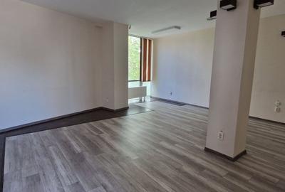 Spațiu comercial, de 240 mp, în Faleza Nord - 12