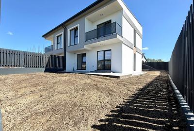 Duplex cu 4 camere cu Canalizare în Bucium - 17