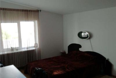 Casă cu 10 camere cu Teren 270 Mp în Ovidiu - 3