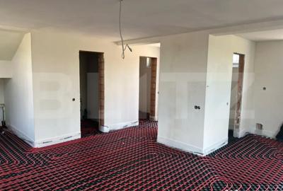Casă cu 4 camere cu Teren 350 Mp în Unirii