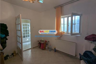 Casă cu 3 camere cu Garaj în Andronache - 5