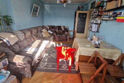Apartament cu 3 camere, decomandat, etajul 5/9, zona Pacurari - 2