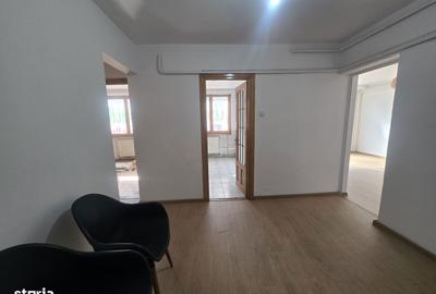 Spațiu comercial, de 67 mp, în Central - 7