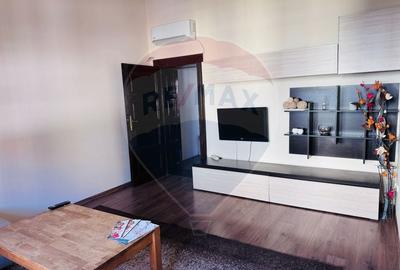 Apartament cu 2 camere semidecomandat, mobilat în Ultracentral