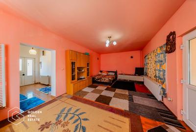 Casă individuală cu 7 camere cu Teren 500 Mp în Utvin - 3