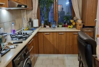 Apartament 3 camere etaj intermediar zona liceu Racovita id oferta151761 - 2