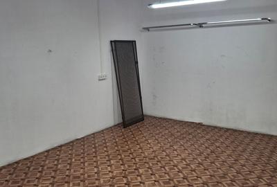 Chitila Colosseum Mall Carrefour stradal - 15