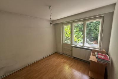 Apartament spatios cu 4 camere, etaj 1 - decomandat, zona Sasar - 10