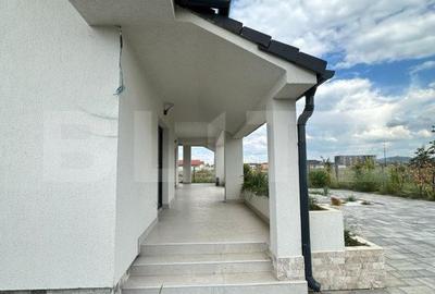 Casa cu 4 dormitoare, 4 bai si 2 bucatarii, terasa si beci  de vanzare in Oradea - 6