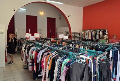Spațiu comercial, de 120 mp, în Central - 4