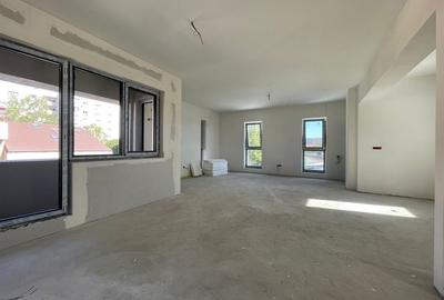Apartament cu 4 camere decomandat în Timpuri Noi