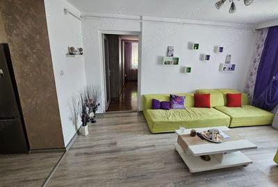 Vand apart. 4 cam. ,centrala proprie , zona Boul Rosu - Malul Mures - Pret redus - 1