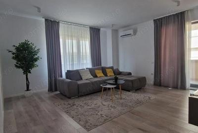 Apartament cu 2 camere decomandat, mobilat în Central