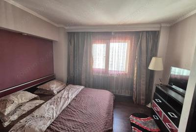 Vanzare apartament 3 camere, situat ULTRACENTRAL, strada Unirii - 2