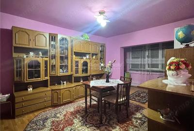 Apartament cu 3 camere decomandat în Gojdu - 8