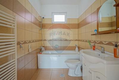 Casă individuală cu 5 camere cu Teren 1100 Mp în Central - 7