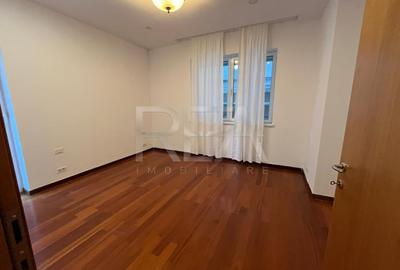 Apartament 4 camere  Resedinta - 23