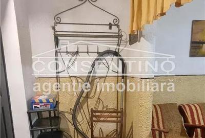 Se vinde apartament cu 2 camere confort1 , liber , cart . Micro XIV - 6