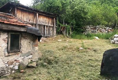 Teren de 500 mp, în Central - 8