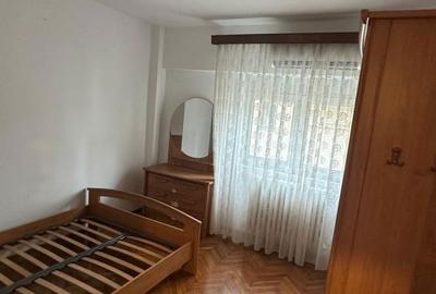 Apartament cu 3 camere decomandat în 1 Mai - 5
