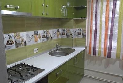 Apartament cu 3 camere semidecomandat în Micro 3 - 5