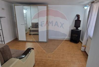 Casa / Vila cu 4 camere de vanzare in zona Central Oras Buhusi - 4