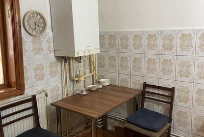 Apartament cu 3 camere decomandat în Exterior Vest