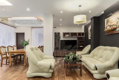 Casă individuală cu 9 camere cu Canalizare în Parcul Circului - 5