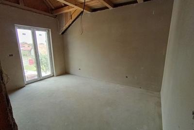 Sanandrei Duplex cu 4 Camere, Drum Asfaltat, Toate Utilitatiile - 10
