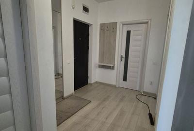 Apartament cu 3 camere decomandat în Exterior Vest