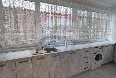 Apartament de 3 camere de inchiriat in zona BMW - 2