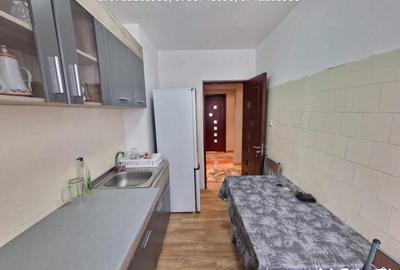 Inchiriere apartament 4 camere, situat in Targu Jiu, Str. - 8