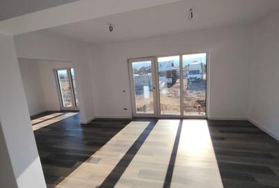 Casă cu 4 camere în Dumbrava - 1