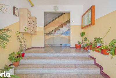 Apartament cu 3 camere decomandat, mobilat în Bartolomeu