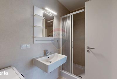 Apartament cu 2 camere semidecomandat în Tractorul - 2