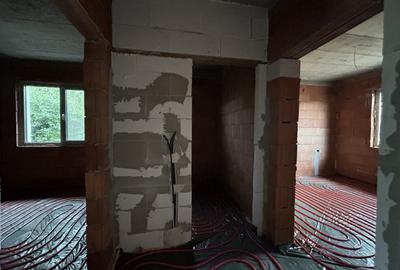 Casa individuala, 4 camere, 2 bai, 110 mp utili, 408mp teren in Utvin - 14