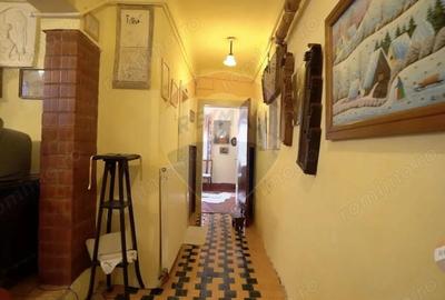 Casa cu poveste in Zamora, Bu?teni - 1