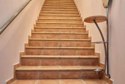 Apartament cu 3 camere, mobilat în Universitate