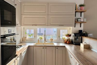 Apartament cu 3 camere decomandat în Dumbrăvița - 1