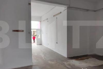 Spațiu comercial, de 70 mp, în Micro 3 - 6