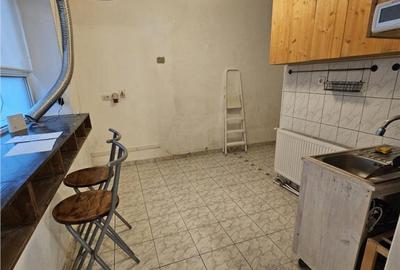 Spatiu comercial CENTRU Acces stradal, loc de parcare propri - 13