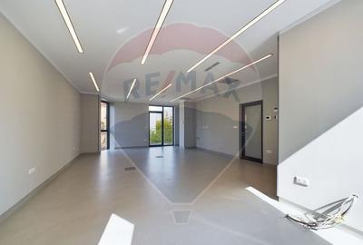 Birou, de 47 mp, în Decebal - 6