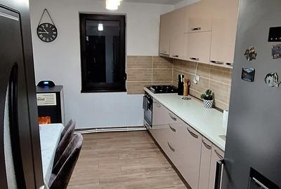 Apartament cu 3 camere decomandat în Central - 1