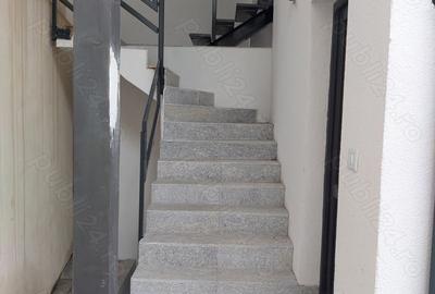 Casă cu 5 camere în Central - 2