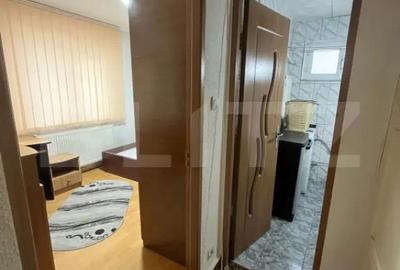 Apartament cu 2 camere semidecomandat în Micro 6 - 7