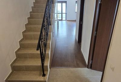 Casă cu 4 camere cu Teren 162 Mp în Central - 11