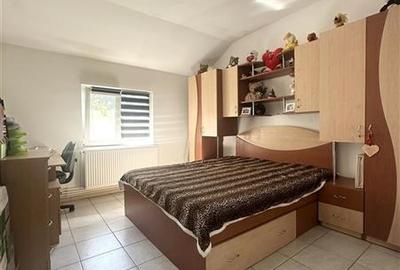 Casă individuală cu 8 camere cu Canalizare în Valu lui Traian - 21