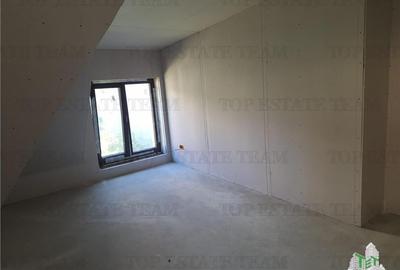 Vanzare casa curte comuna(Stefan cel Mare) - 11
